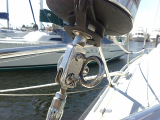 mast_lowering_system_attachment