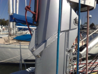 mast_lowering_system_mast_hinge